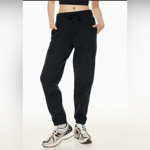 TNA Extra Fleece Boyfriend Sweatpants with excellent condition